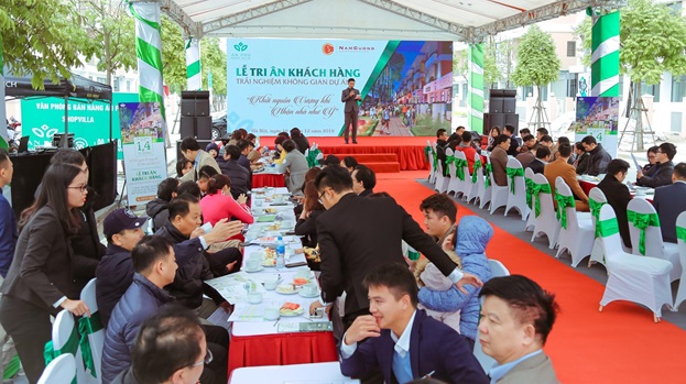Nhiều phần quà giá trị được trao trong Lễ Tri ân khách hàng Dự án An Phú Shop-villa
