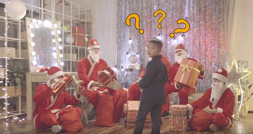 ‘Ông, bà Noel ‘bận rộn đã khóc như mưa khi xem clip này - Ảnh 1.