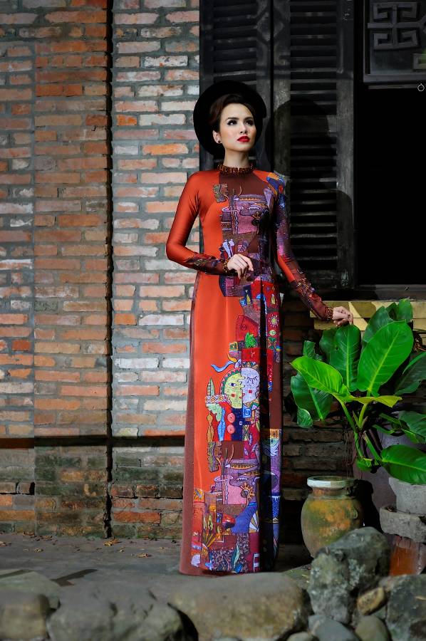 Hoa hậu Diễm Hương khoe sắc với áo dài mang phong cách hội họa - Ảnh 2.