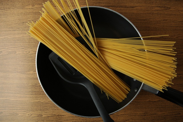 Thưởng thức ẩm thực Ý với Spaghetti sốt Carbonara thơm lừng - Ảnh 2.