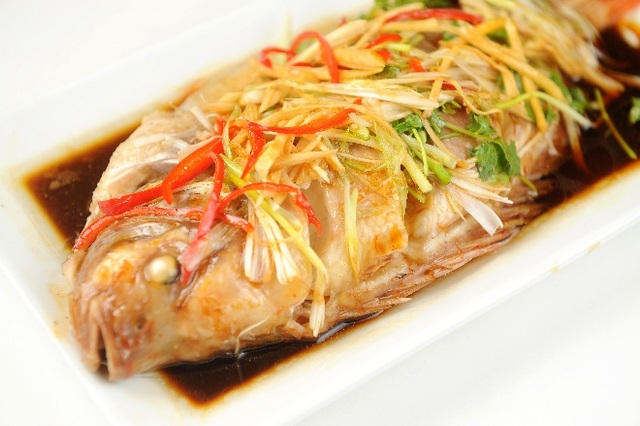 Gợi ý nấu món cá diêu hồng hấp Hongkong cho ngày Tết - Ảnh 2.