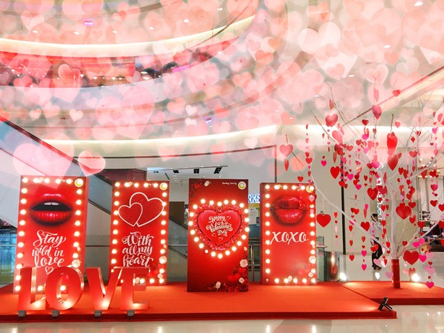 Valentine ngọt ngào tại Crescent Mall cùng cặp đôi Thái Trinh – Quang Đăng - Ảnh 2.