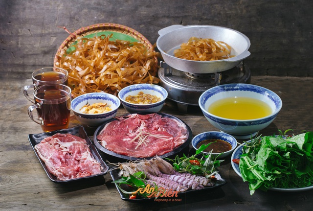 Kh&aacute;m ph&aacute; &ldquo;thi&ecirc;n đường&rdquo; ẩm thực phố Cảng giữa l&ograve;ng H&agrave; Nội - Ảnh 2.