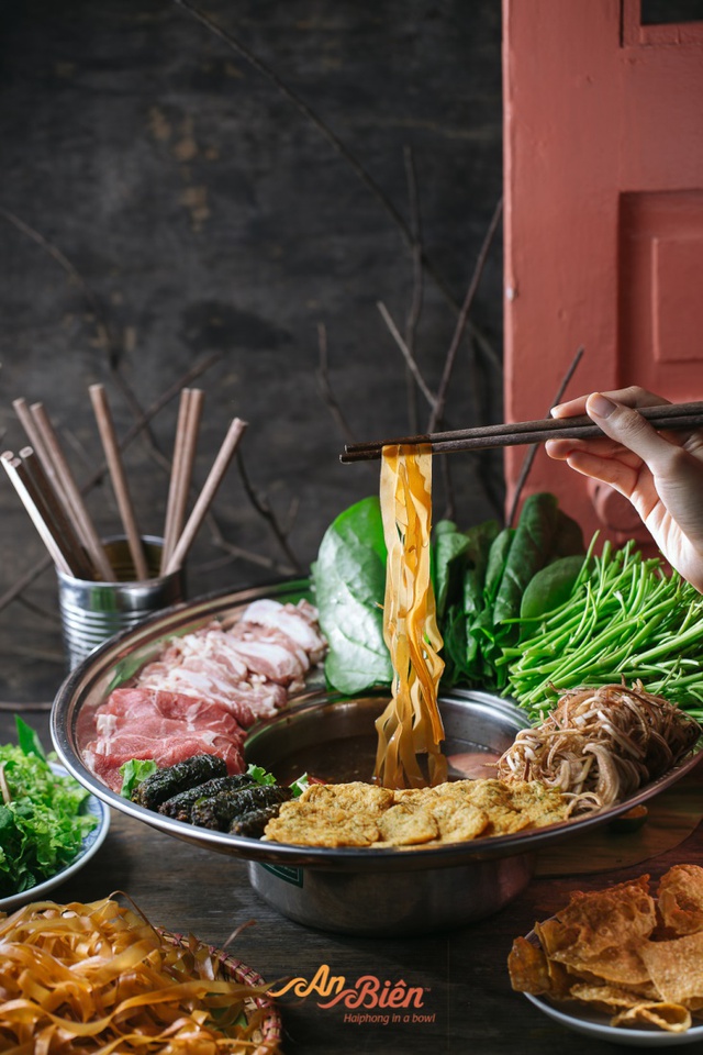 Kh&aacute;m ph&aacute; &ldquo;thi&ecirc;n đường&rdquo; ẩm thực phố Cảng giữa l&ograve;ng H&agrave; Nội - Ảnh 3.