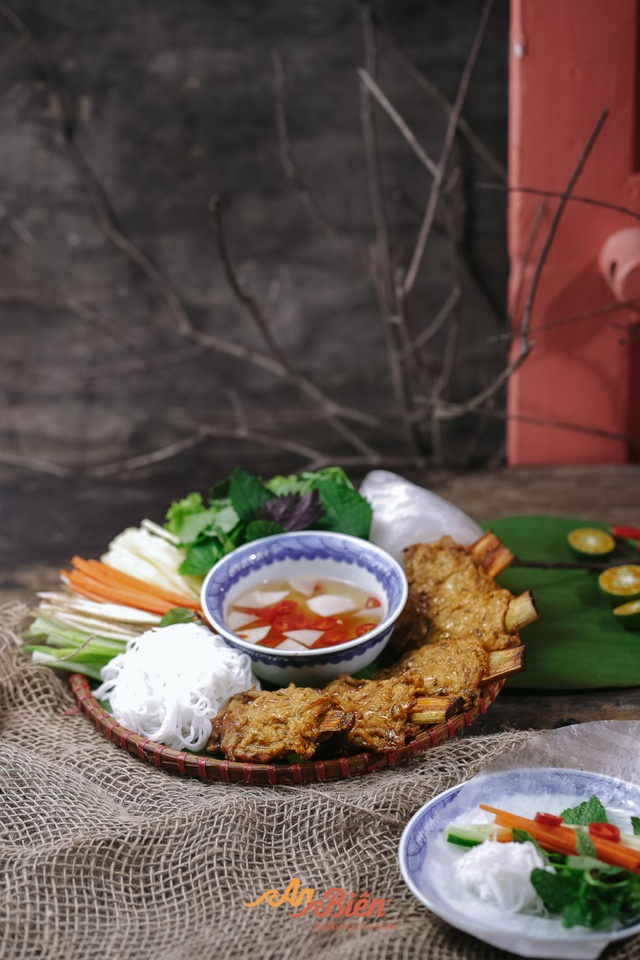 Kh&aacute;m ph&aacute; &ldquo;thi&ecirc;n đường&rdquo; ẩm thực phố Cảng giữa l&ograve;ng H&agrave; Nội - Ảnh 4.