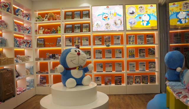 Có gì thú vị trong cửa hàng du lịch Doraemon đầu tiên tại Việt Nam? - Ảnh 1.
