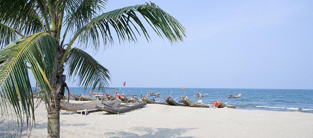 Khám phá bãi biển mới hút hồn du khách tại Thanh Hóa​ - Ảnh 1.